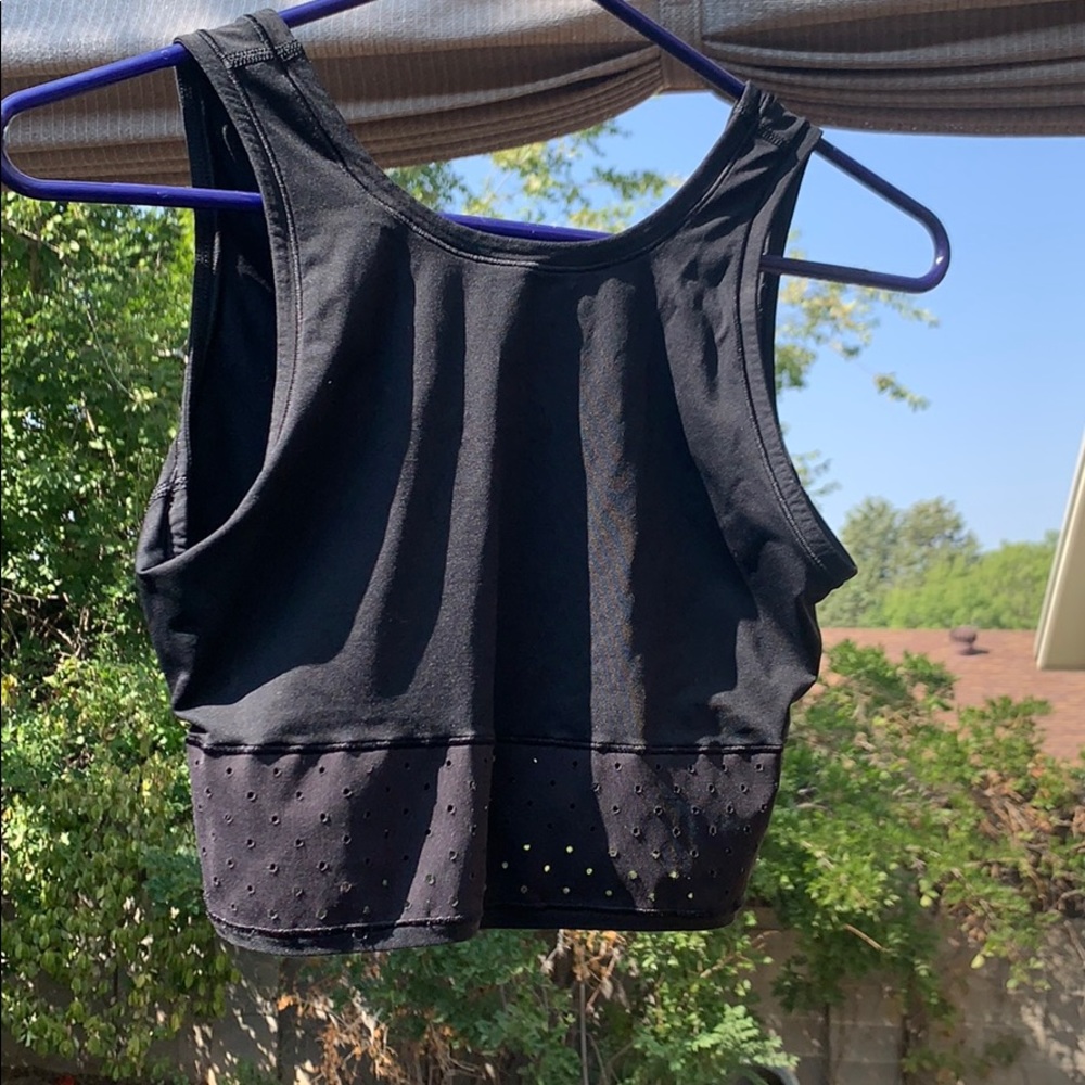 🖤Lululemon Mind over miles Crop Top🖤 - Picture 2 of 5